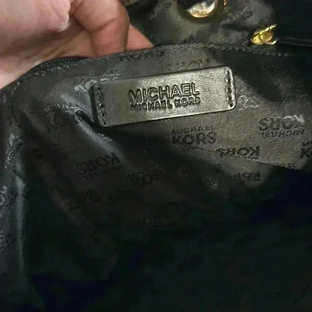 Michael Kors Signature Monogram Jacqaurd In Sequin - Picture 6 of 8